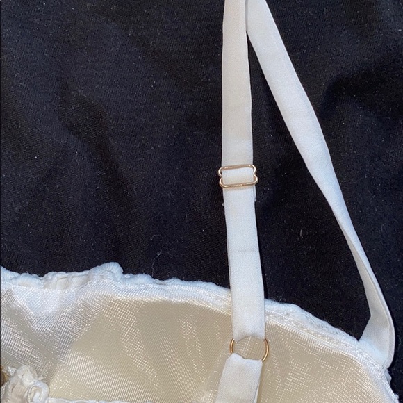 White lace cropped tank top! Size small - Picture 6 of 8